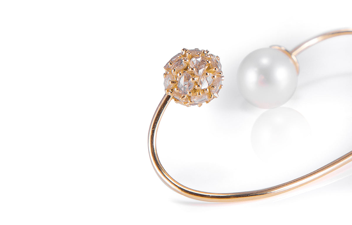 
                  
                    EARRING ZERO 10
                  
                